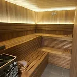 Boutique Acacia 4* لوفغان