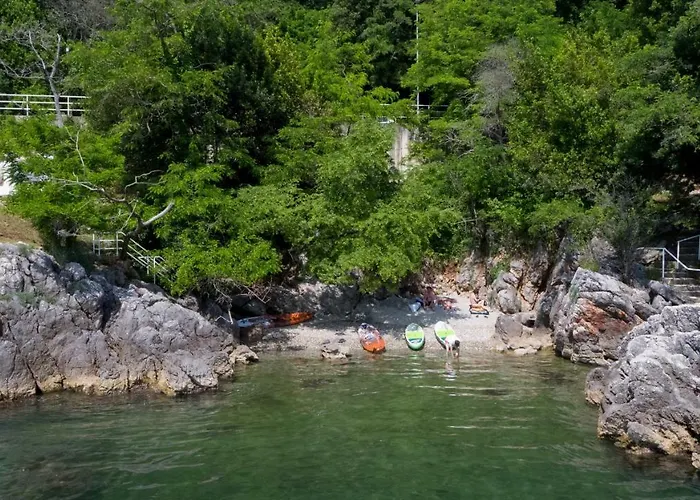 Boutique Acacia Hotel 4*