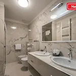 Boutique Acacia Hotel 4*