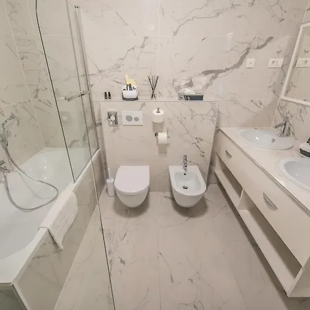 Boutique Acacia Ловран