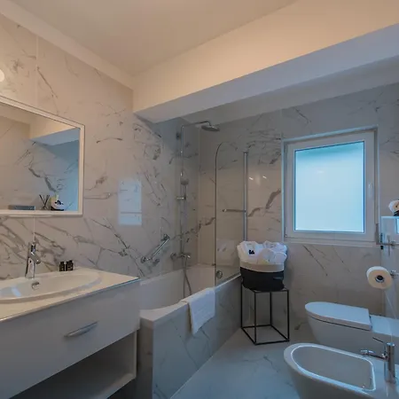 Boutique Acacia Ловран