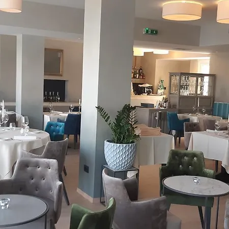 Boutique Acacia